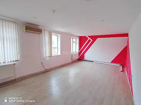 Kirayə verilir 10 otaqlı ofis 400 m²