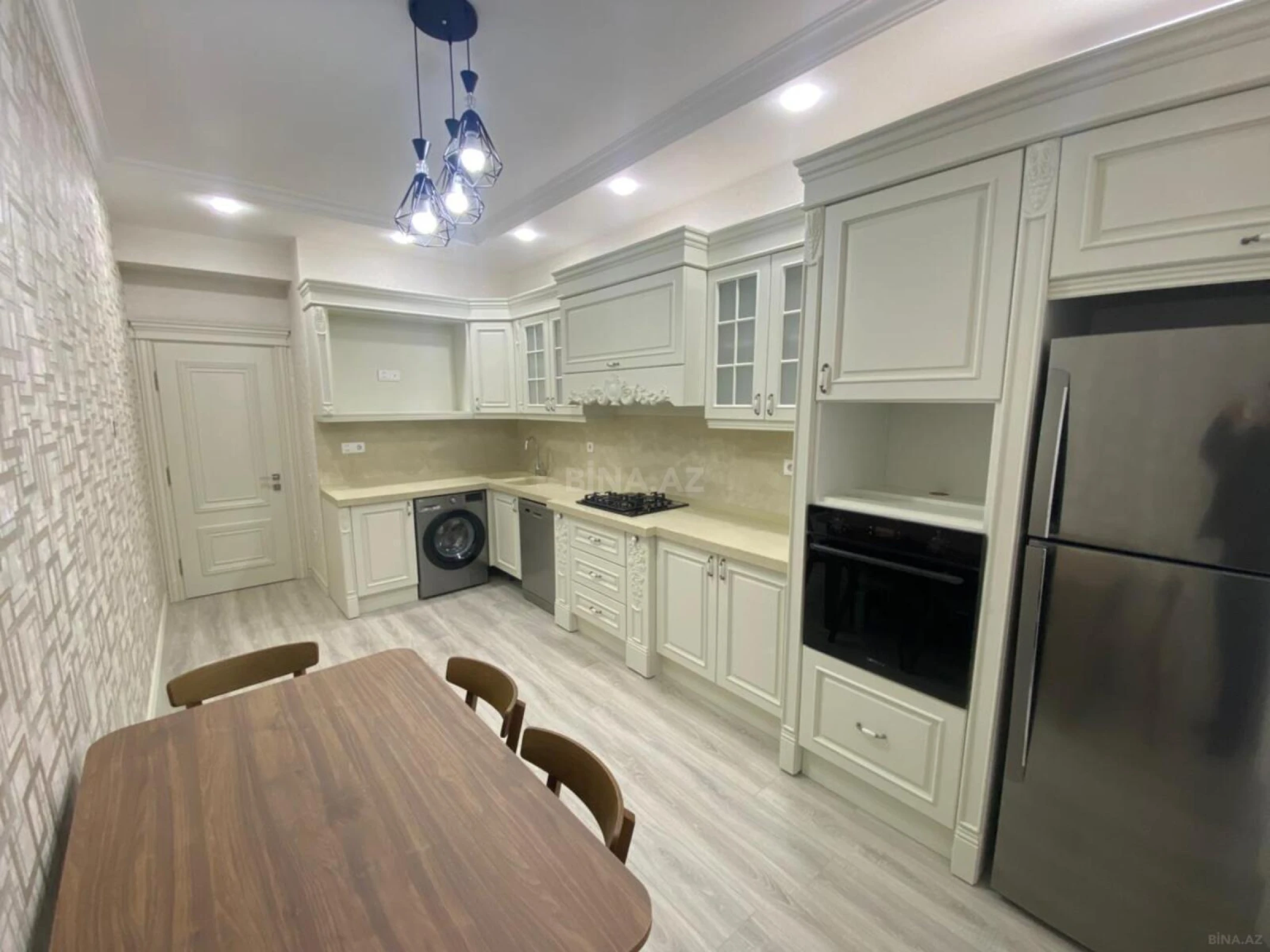 Kirayə verilir 2 otaqlı mənzil 100 m²