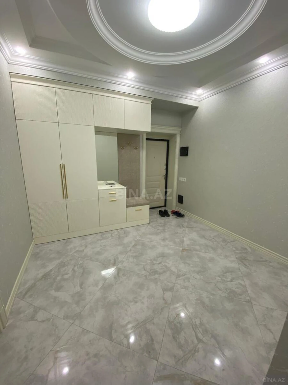 Kirayə verilir 2 otaqlı mənzil 100 m²