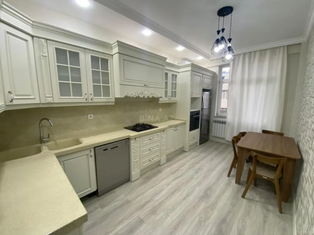 Kirayə verilir 2 otaqlı mənzil 100 m²