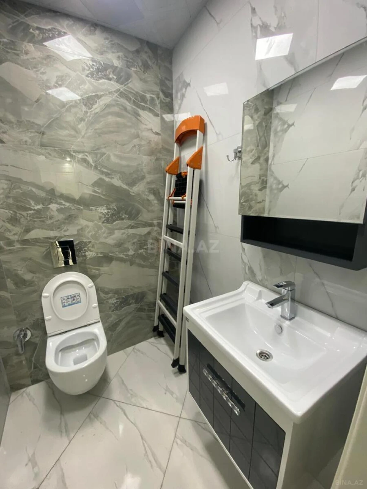 Kirayə verilir 2 otaqlı mənzil 100 m²