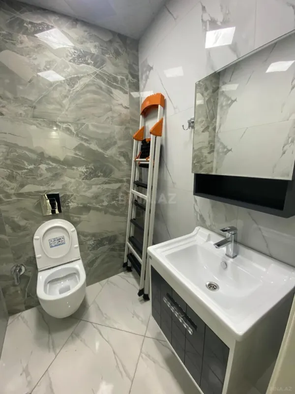 Kirayə verilir 2 otaqlı mənzil 100 m²