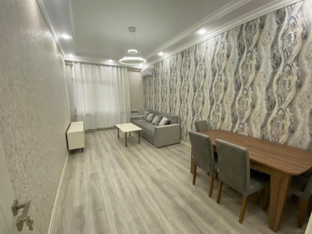 Kirayə verilir 2 otaqlı mənzil 100 m²