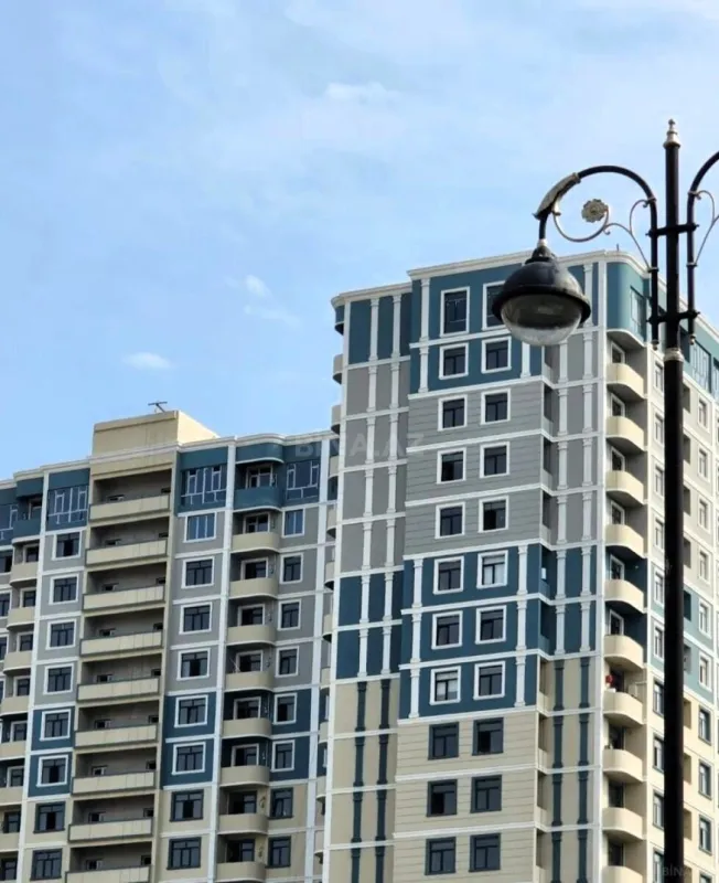 Satılır 4 otaqlı mənzil 165 m²