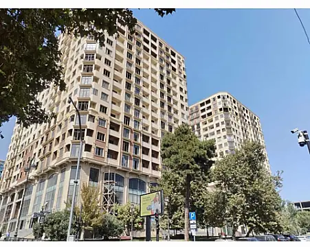 Satılır 3 otaqlı mənzil 164.4 m² — Bakı, İnşaatçılar 3 otaq 164.40 m²