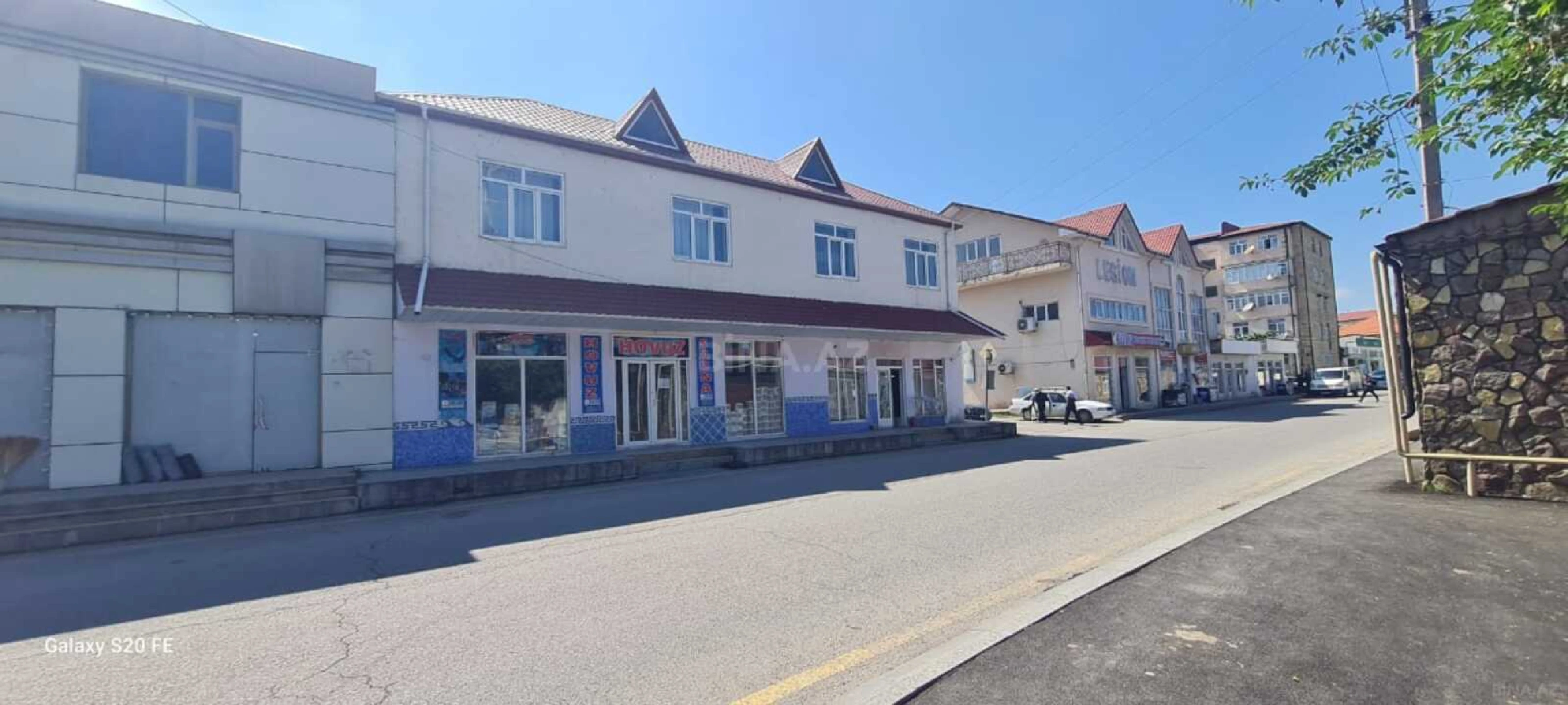 Satılır obyekt 180 m²