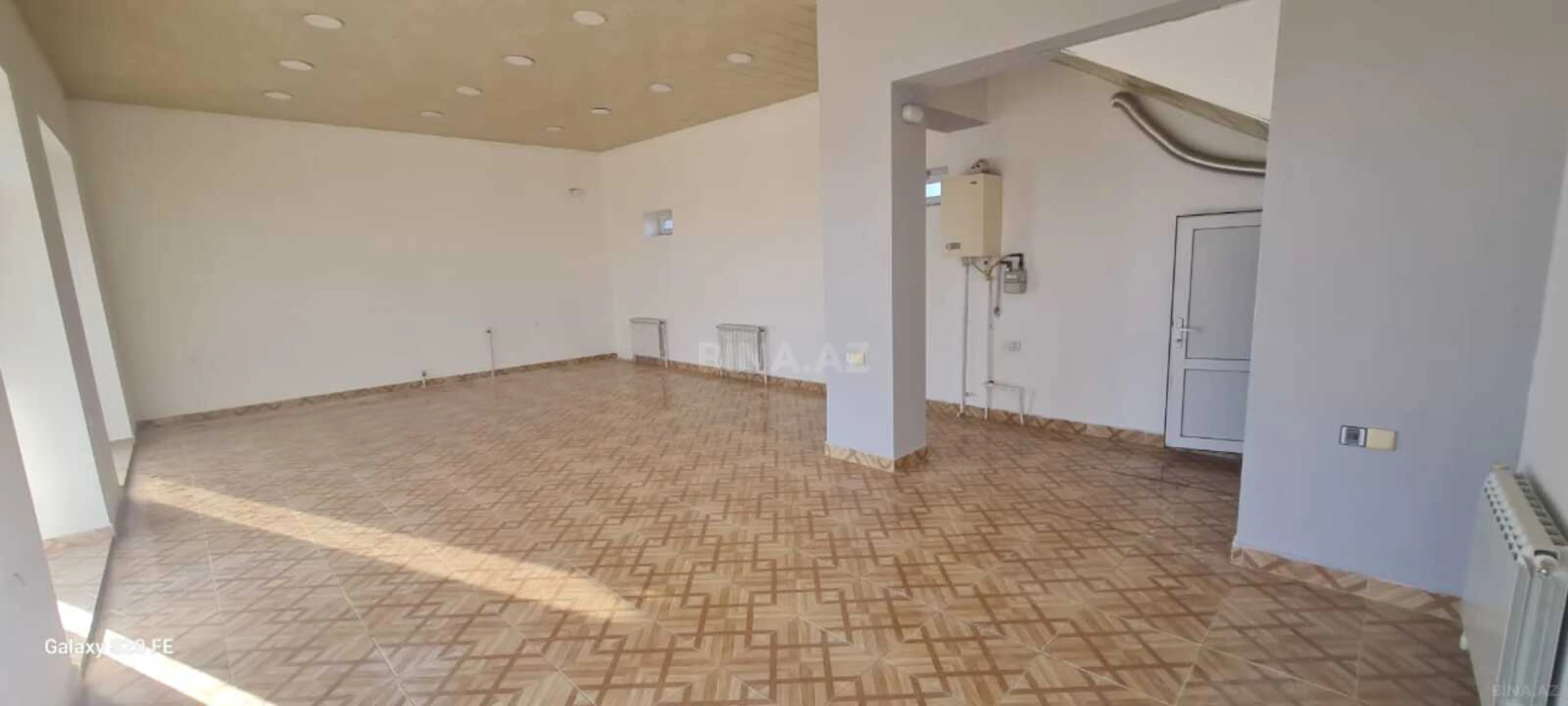 Satılır obyekt 180 m²