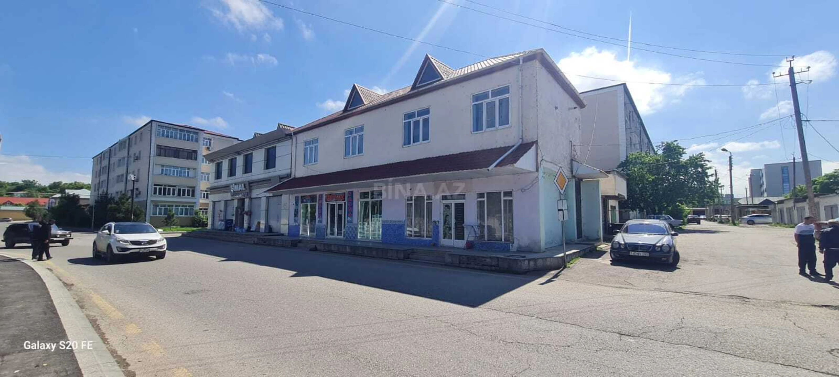 Satılır obyekt 180 m²