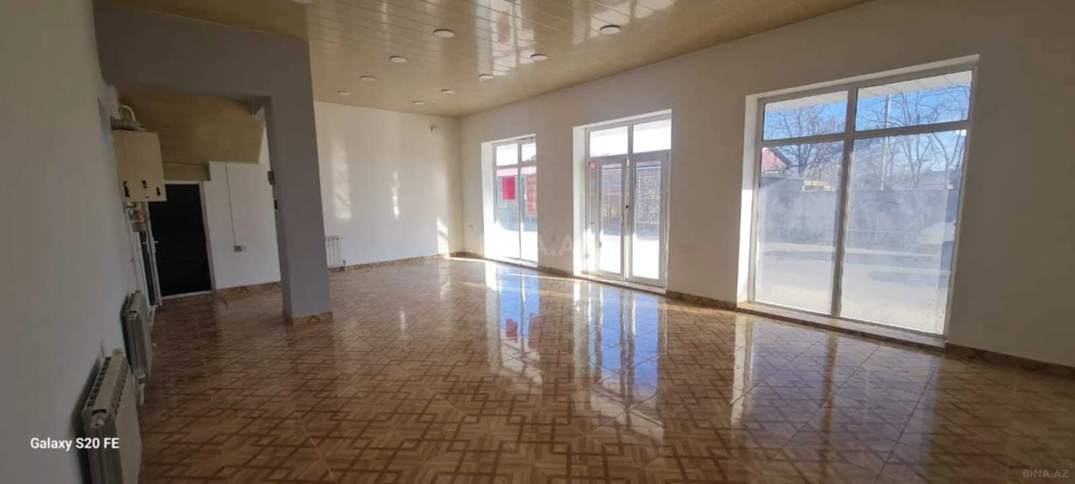 Satılır obyekt 180 m²