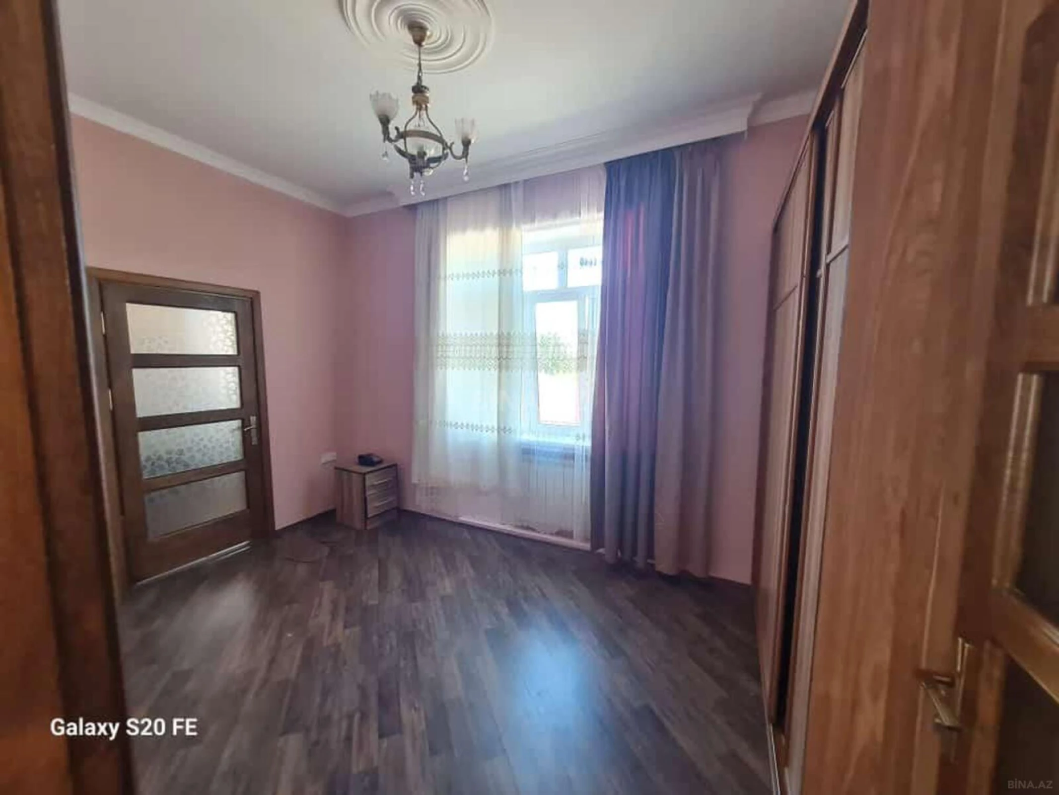 Satılır obyekt 180 m²