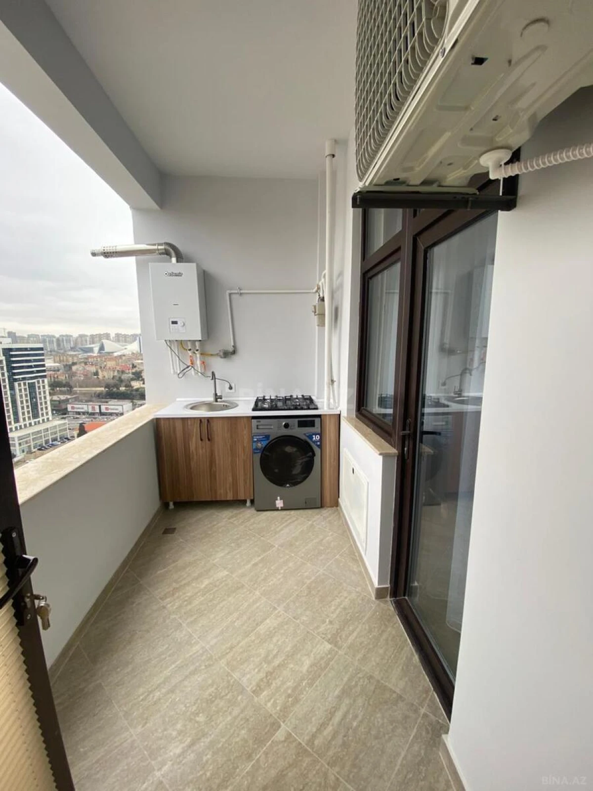 Satılır 2 otaqlı mənzil 68 m²