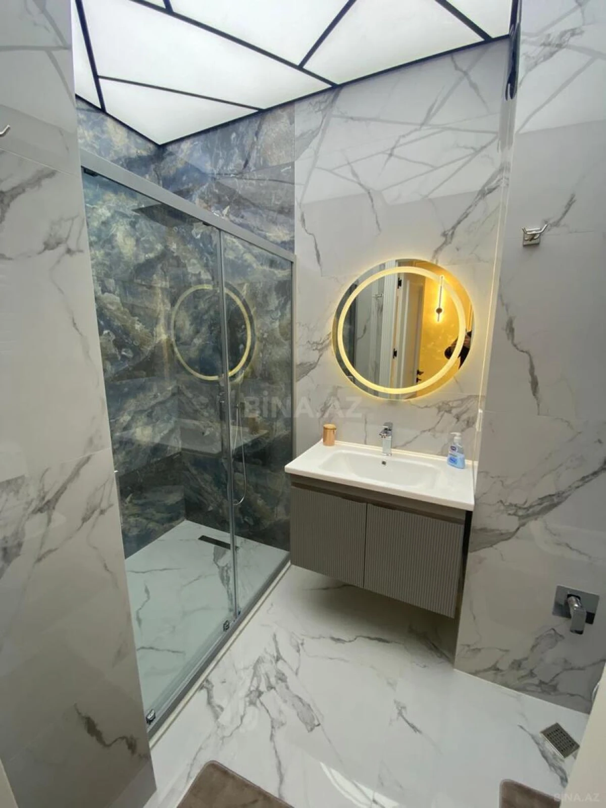 Satılır 2 otaqlı mənzil 68 m²