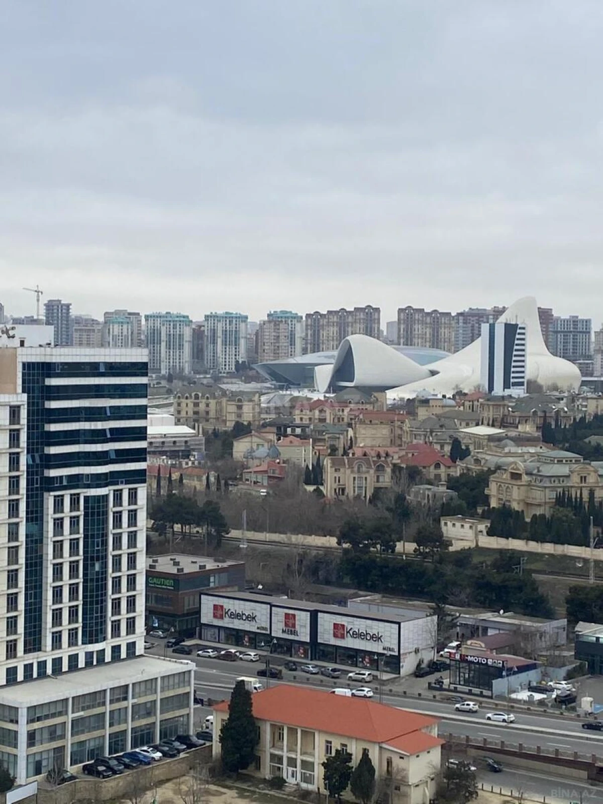 Satılır 2 otaqlı mənzil 68 m²