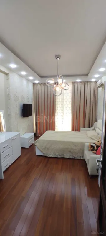 Kirayə verilir 3 otaqlı mənzil 130 m²