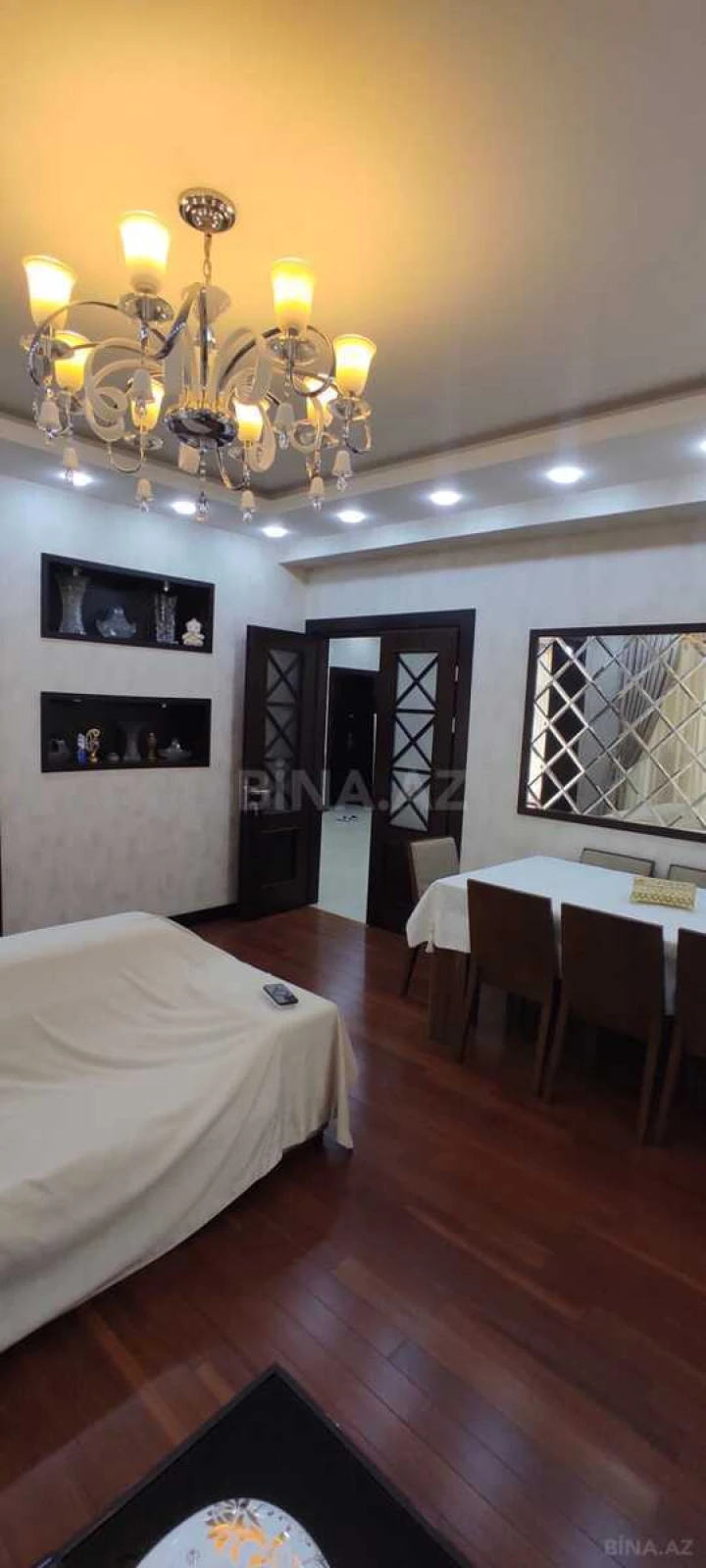 Kirayə verilir 3 otaqlı mənzil 130 m²