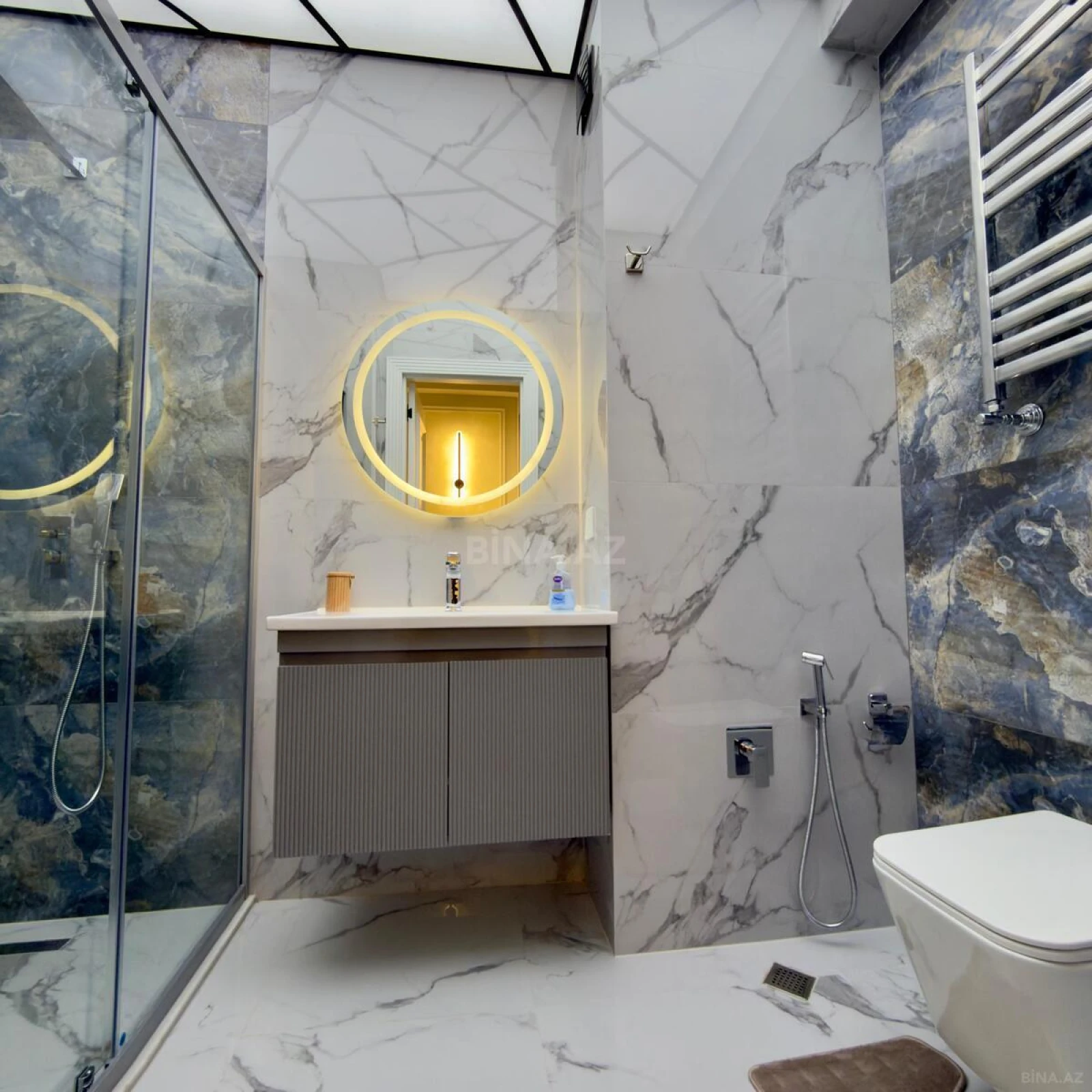 Satılır 2 otaqlı mənzil 67 m²