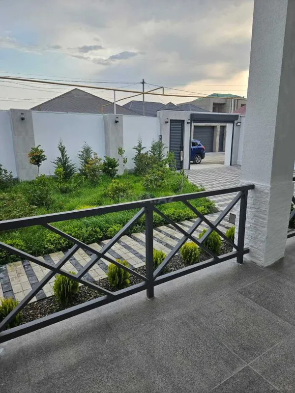 Satılır 4 otaqlı həyət evi 185 m²