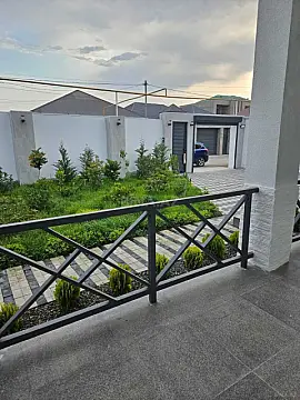 Satılır 4 otaqlı həyət evi 185 m²