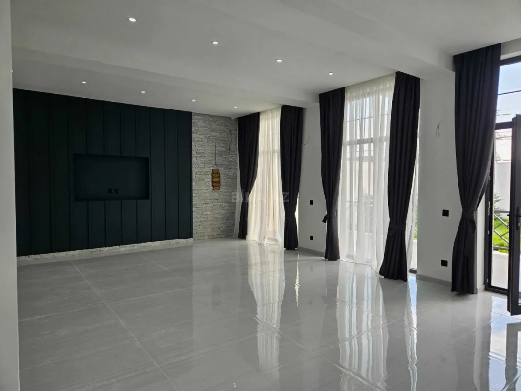 Satılır 4 otaqlı həyət evi 185 m²