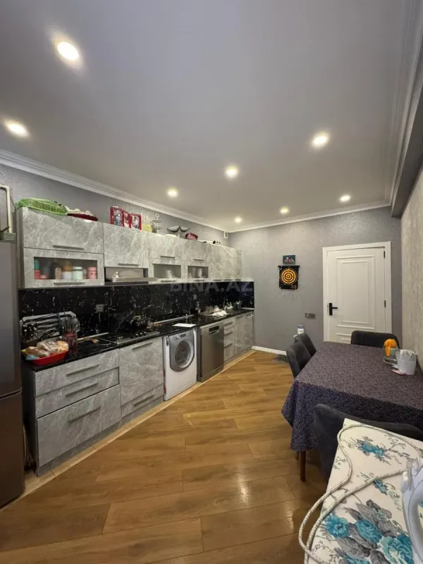 Satılır 2 otaqlı mənzil 96 m²