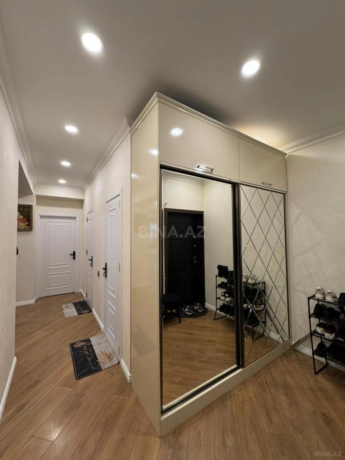 Satılır 2 otaqlı mənzil 96 m²