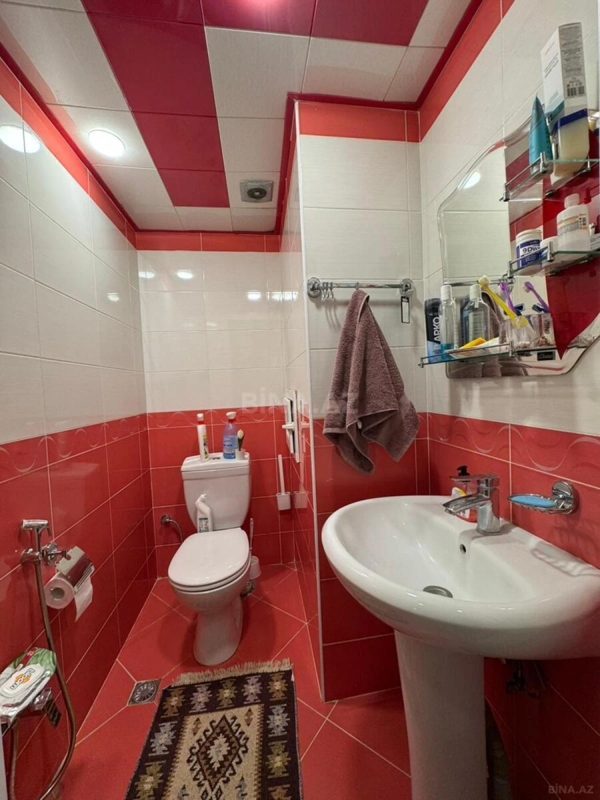 Satılır 2 otaqlı mənzil 96 m²