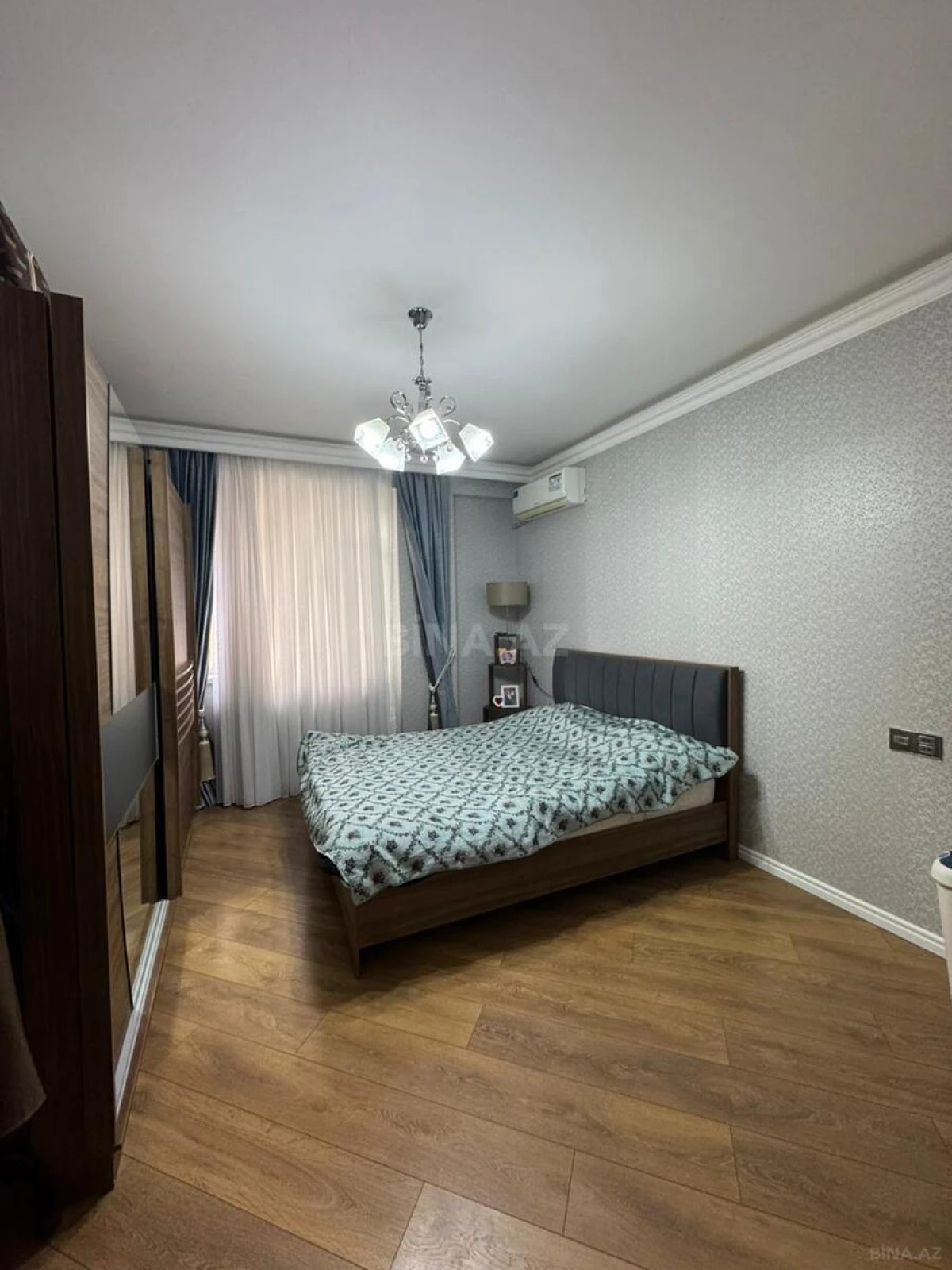 Satılır 2 otaqlı mənzil 96 m²