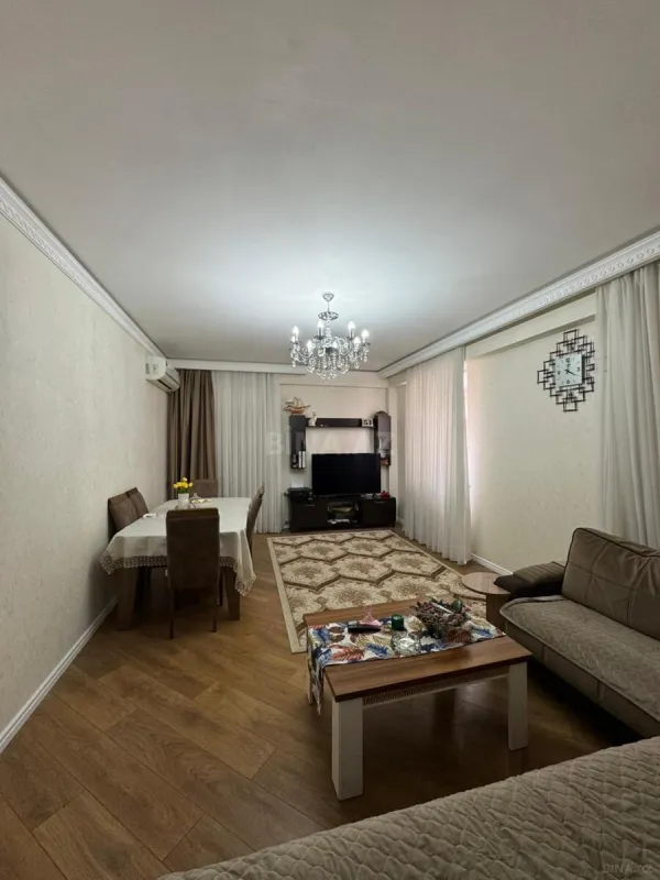 Satılır 2 otaqlı mənzil 96 m²