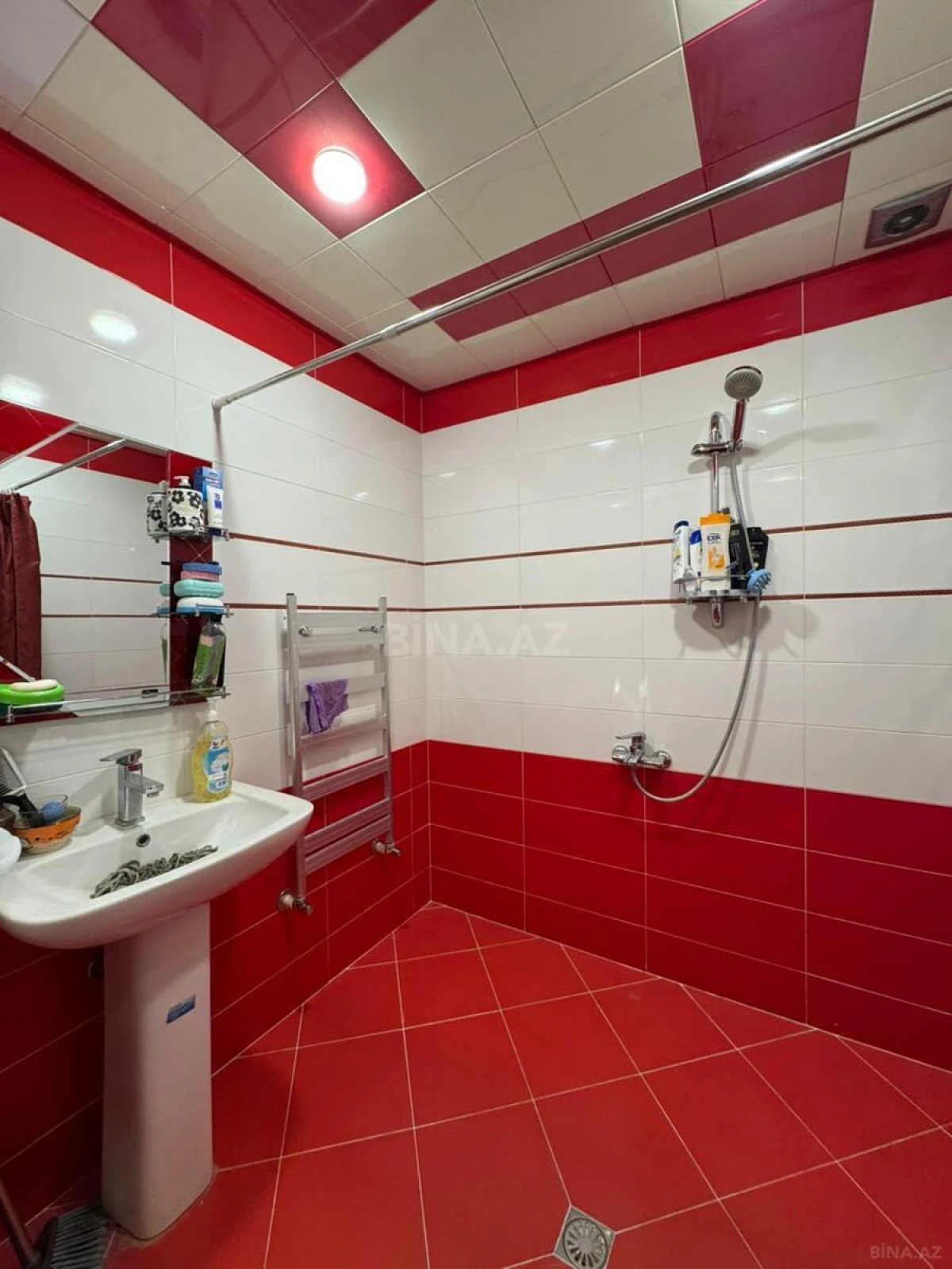 Satılır 2 otaqlı mənzil 96 m²