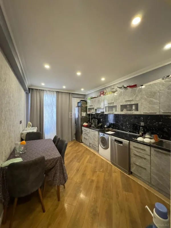 Satılır 2 otaqlı mənzil 96 m²