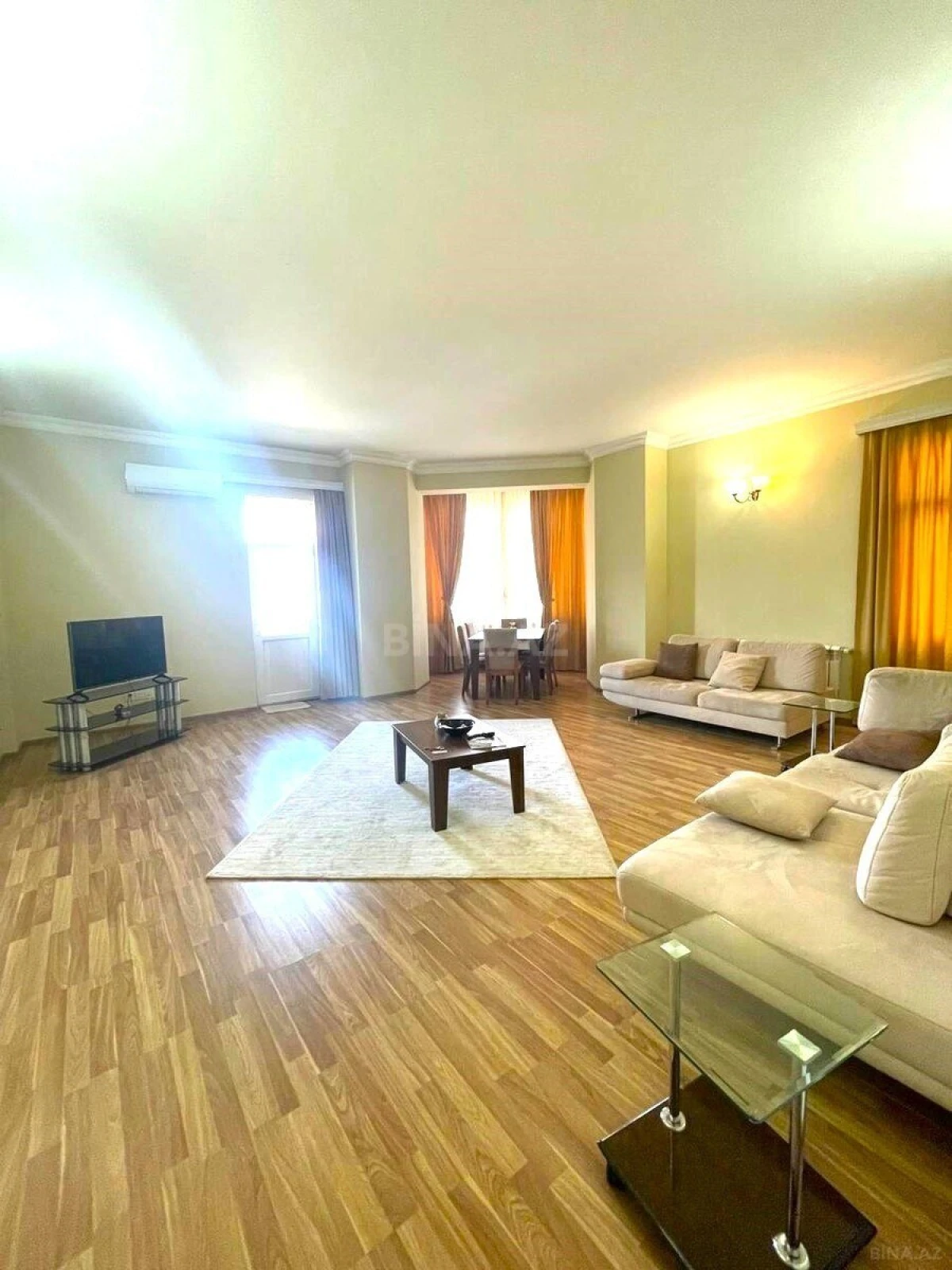 Satılır 2 otaqlı mənzil 140 m²