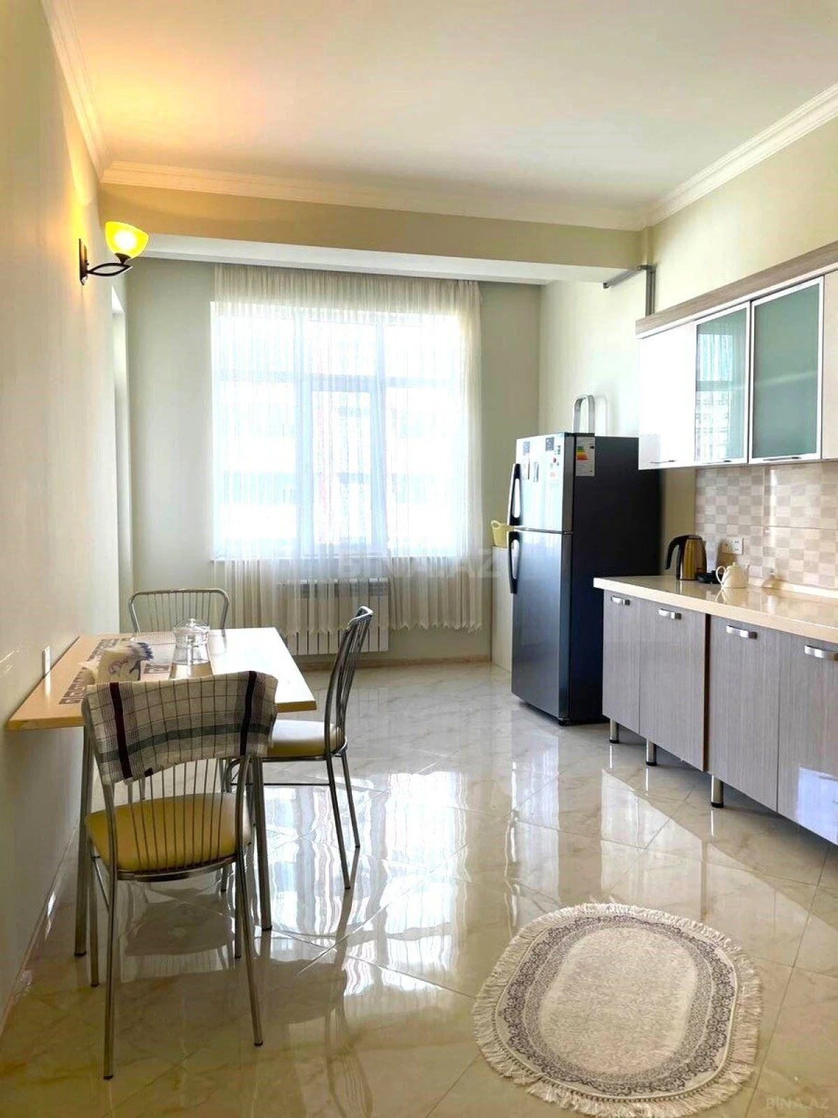 Satılır 2 otaqlı mənzil 140 m²