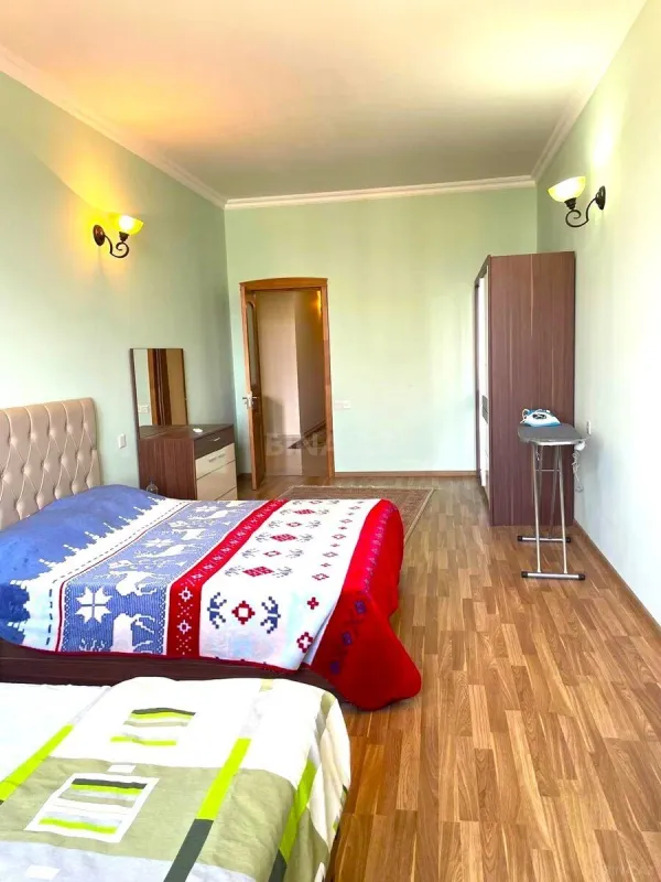 Satılır 2 otaqlı mənzil 140 m²