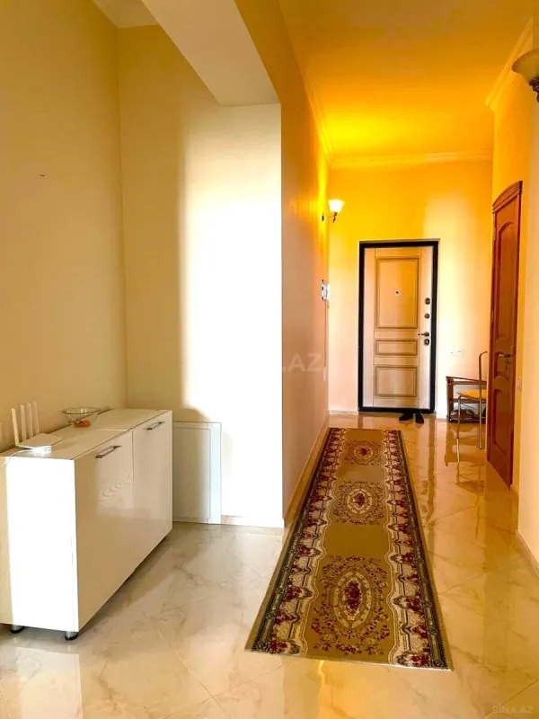 Satılır 2 otaqlı mənzil 140 m²