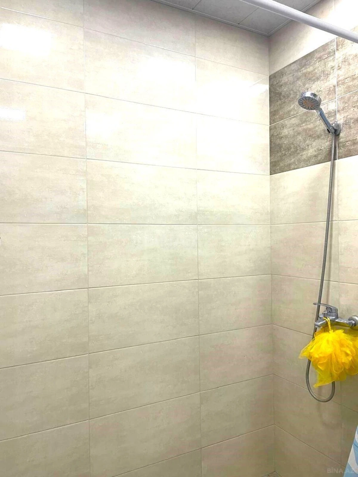 Satılır 2 otaqlı mənzil 140 m²