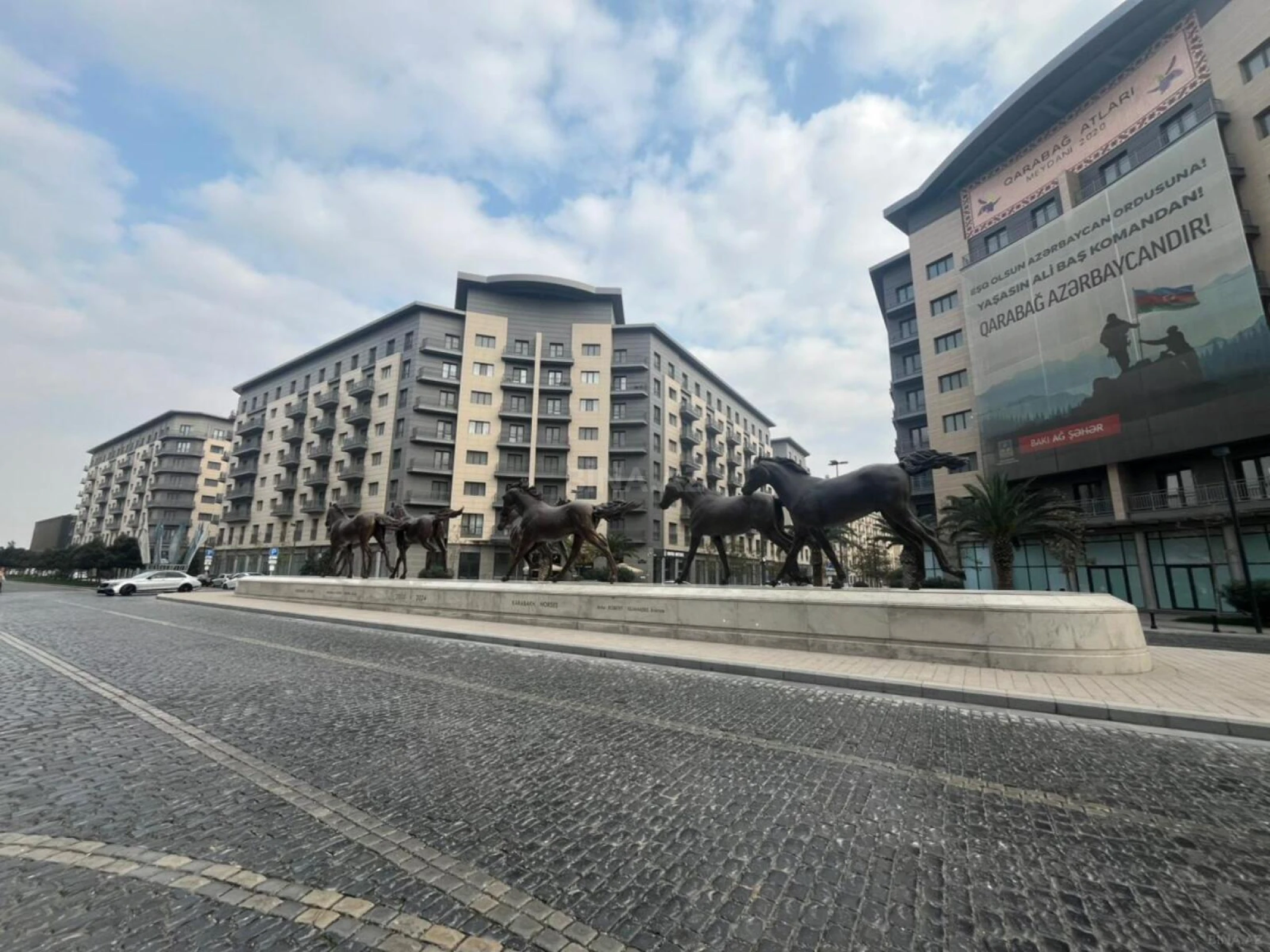 Satılır obyekt 300 m²