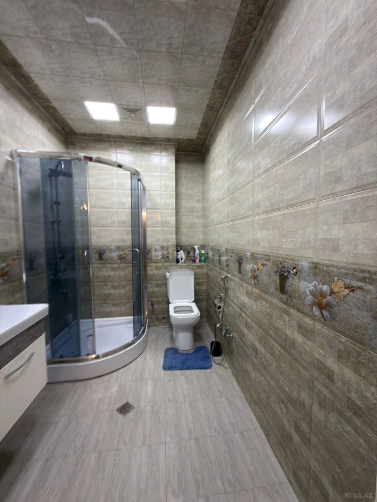 Satılır 3 otaqlı mənzil 175 m²