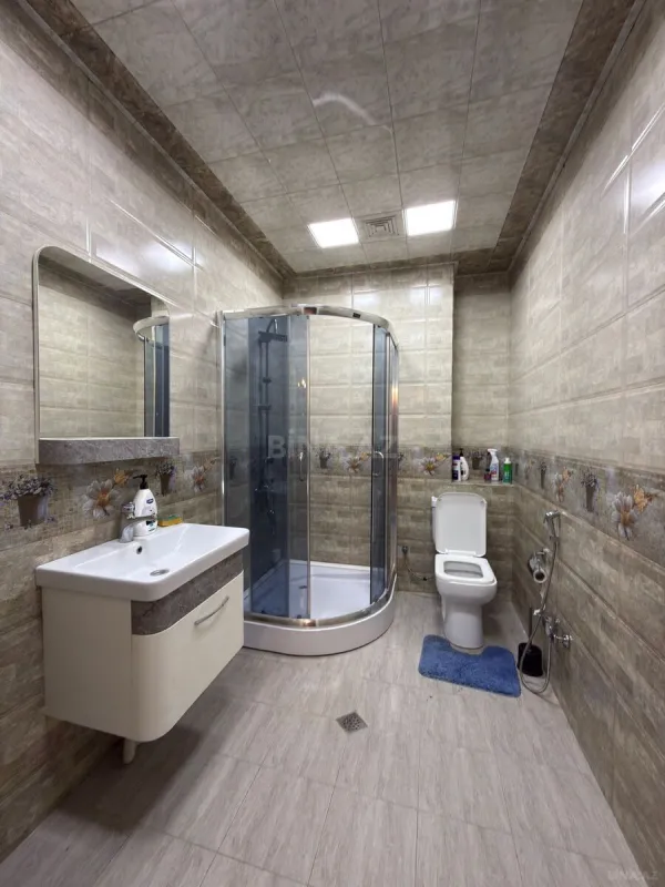 Satılır 3 otaqlı mənzil 175 m²