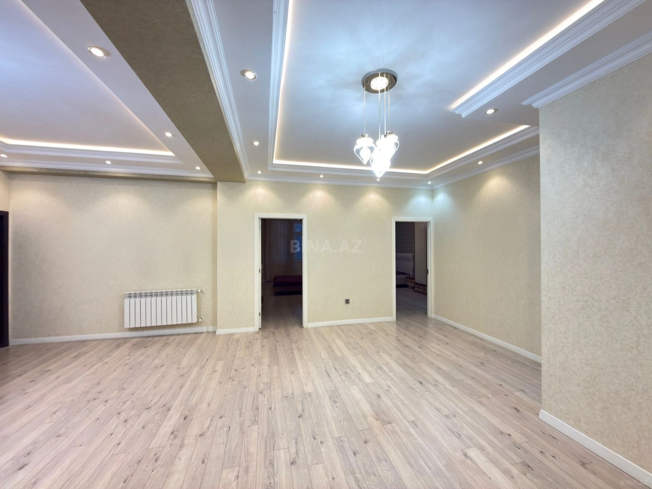 Satılır 3 otaqlı mənzil 175 m²