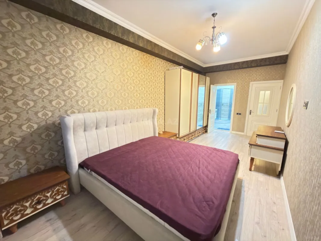 Satılır 3 otaqlı mənzil 175 m²