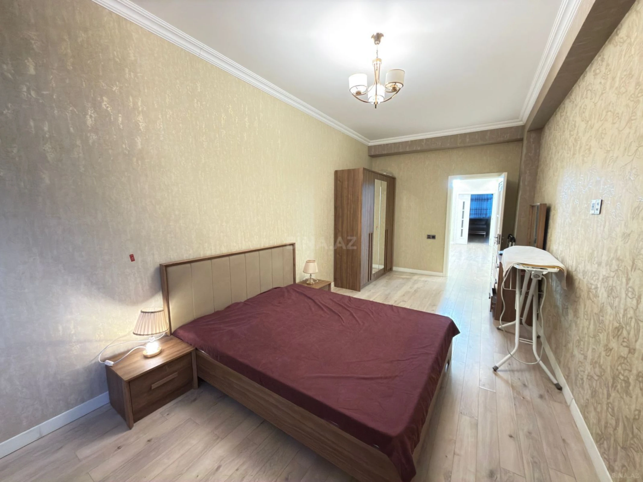 Satılır 3 otaqlı mənzil 175 m²