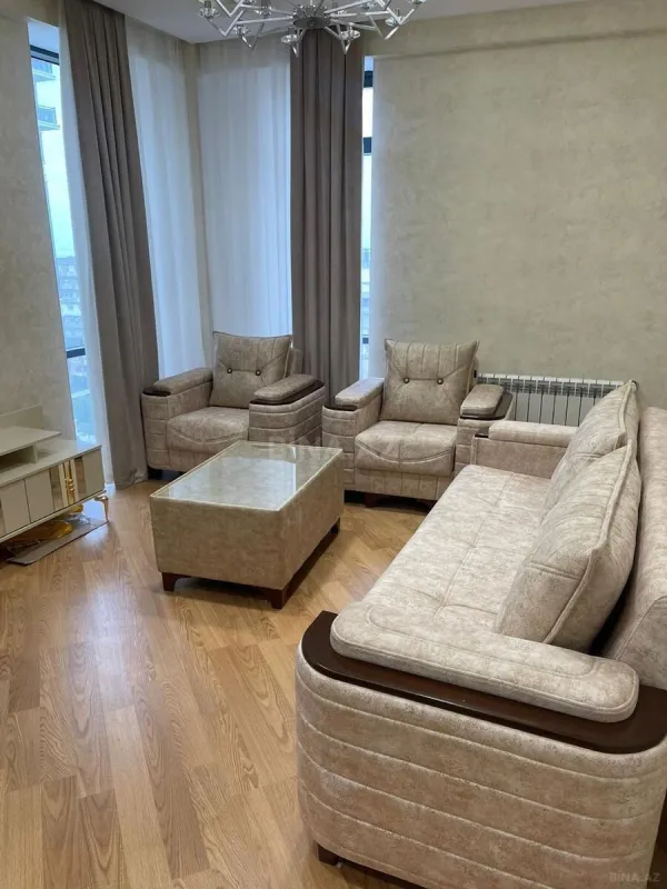 Kirayə verilir 2 otaqlı mənzil 60 m²