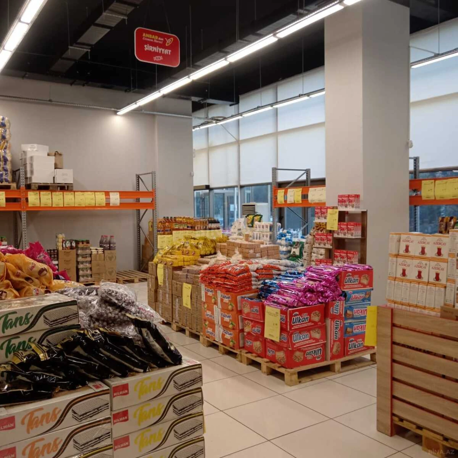 Satılır obyekt 830 m²