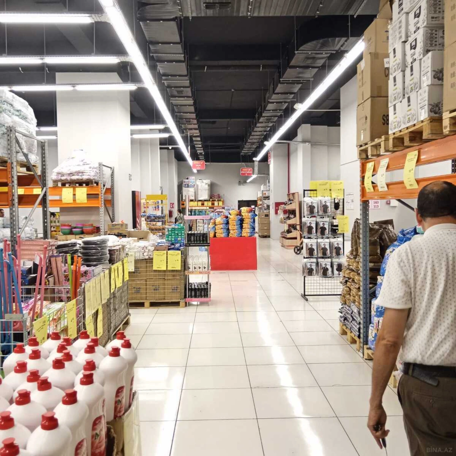 Satılır obyekt 830 m²