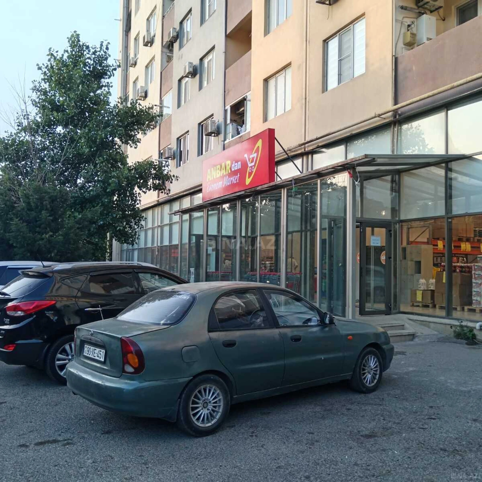 Satılır obyekt 830 m²