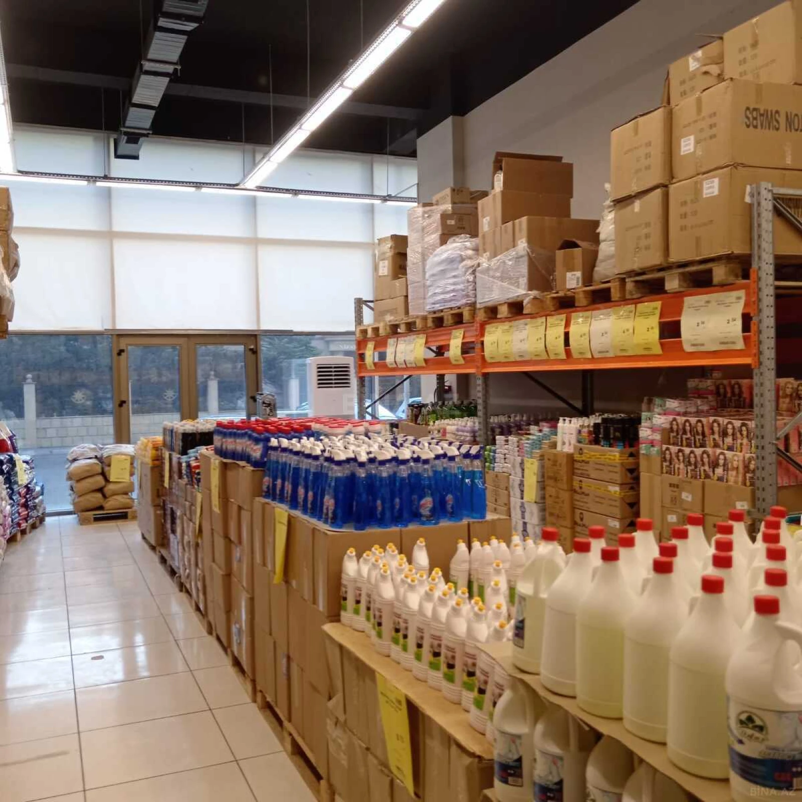 Satılır obyekt 830 m²