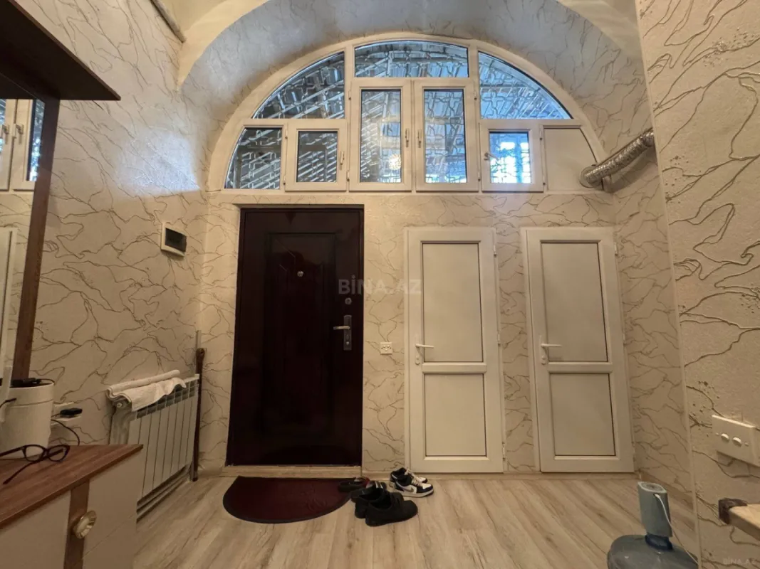 Satılır 4 otaqlı mənzil 120 m²