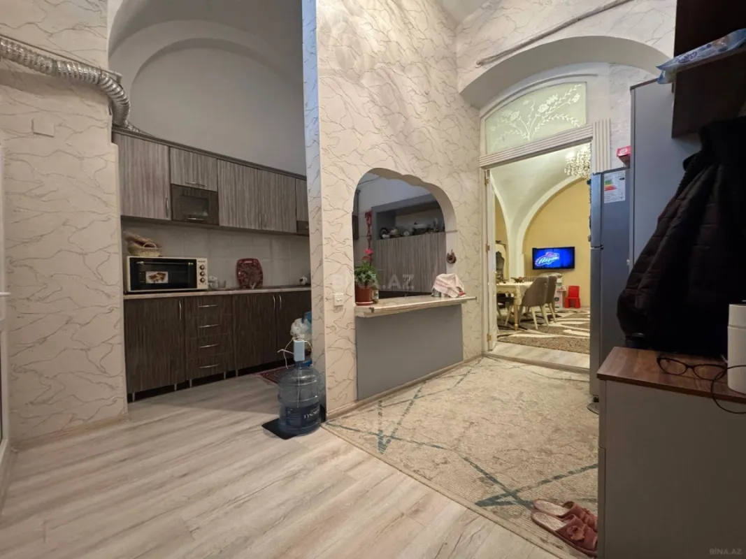 Satılır 4 otaqlı mənzil 120 m²