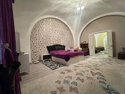 Satılır 4 otaqlı mənzil 120 m²
