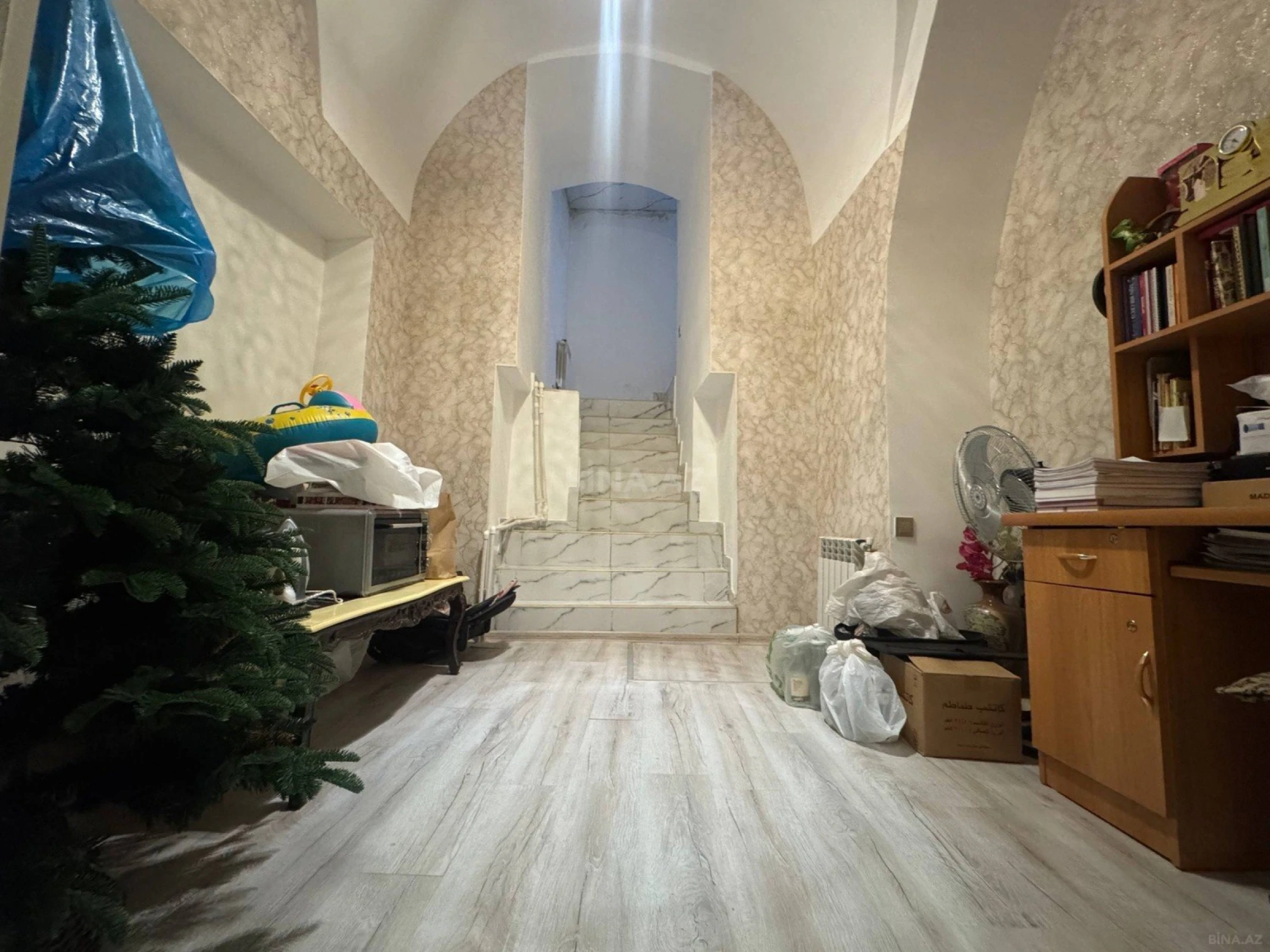 Satılır 4 otaqlı mənzil 120 m²